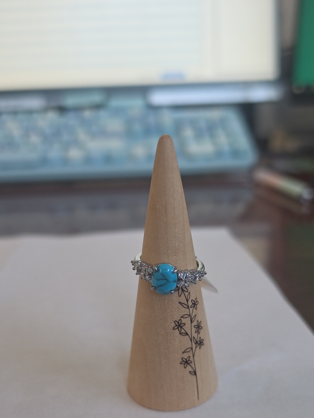 BP_"Welcome To Center Stage" Hematite Turquoise Stone Ring